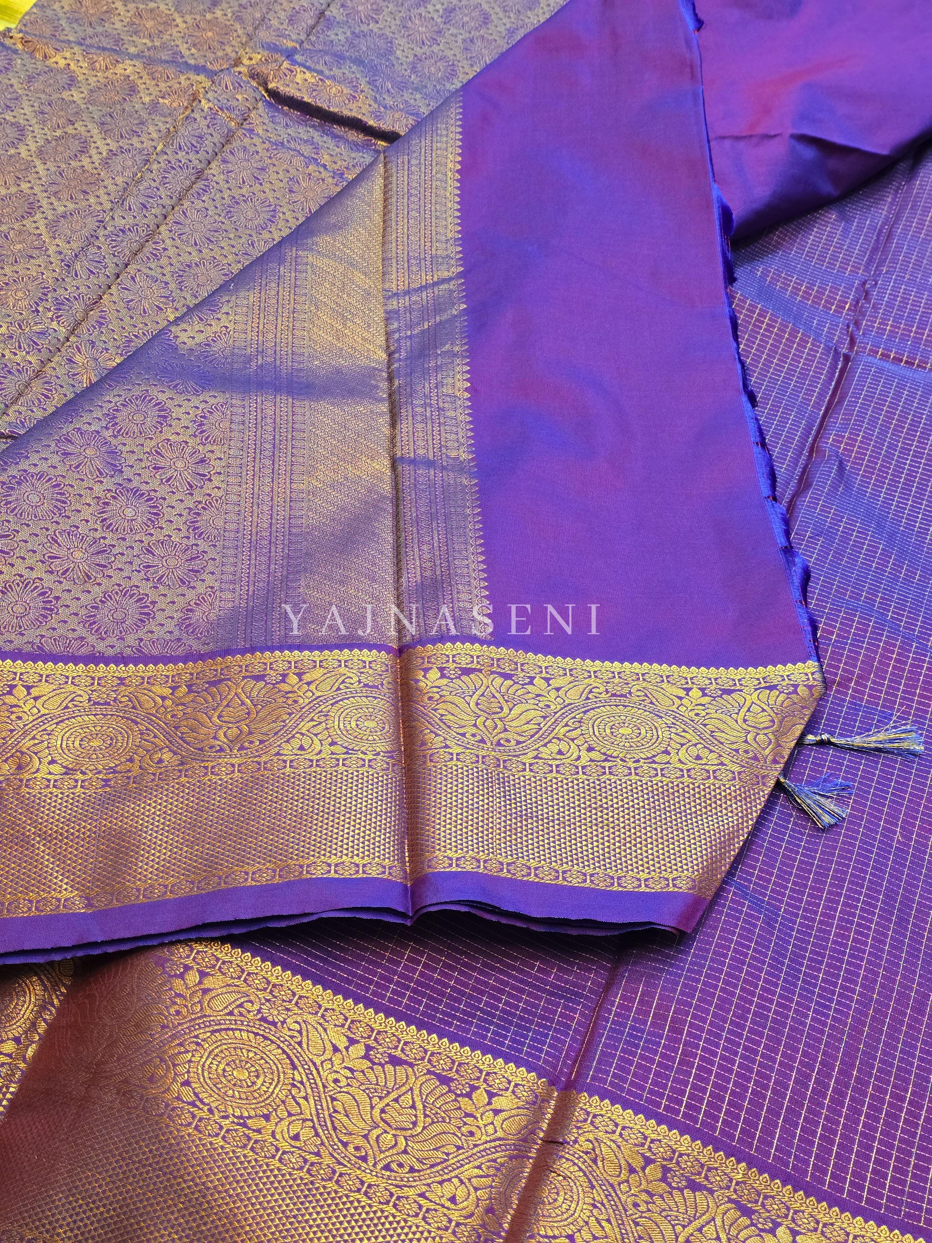 Vaira oosi x Checkered Saree - Violet Purple (dual tone)