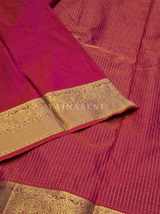 Vaira oosi x Checkered Saree - Dark Fuchsia