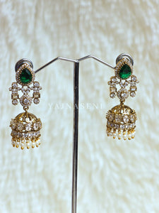 TRIKAYA earrings (Emerald)