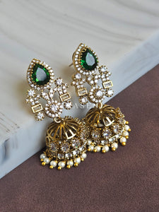 TRIKAYA earrings (Emerald)