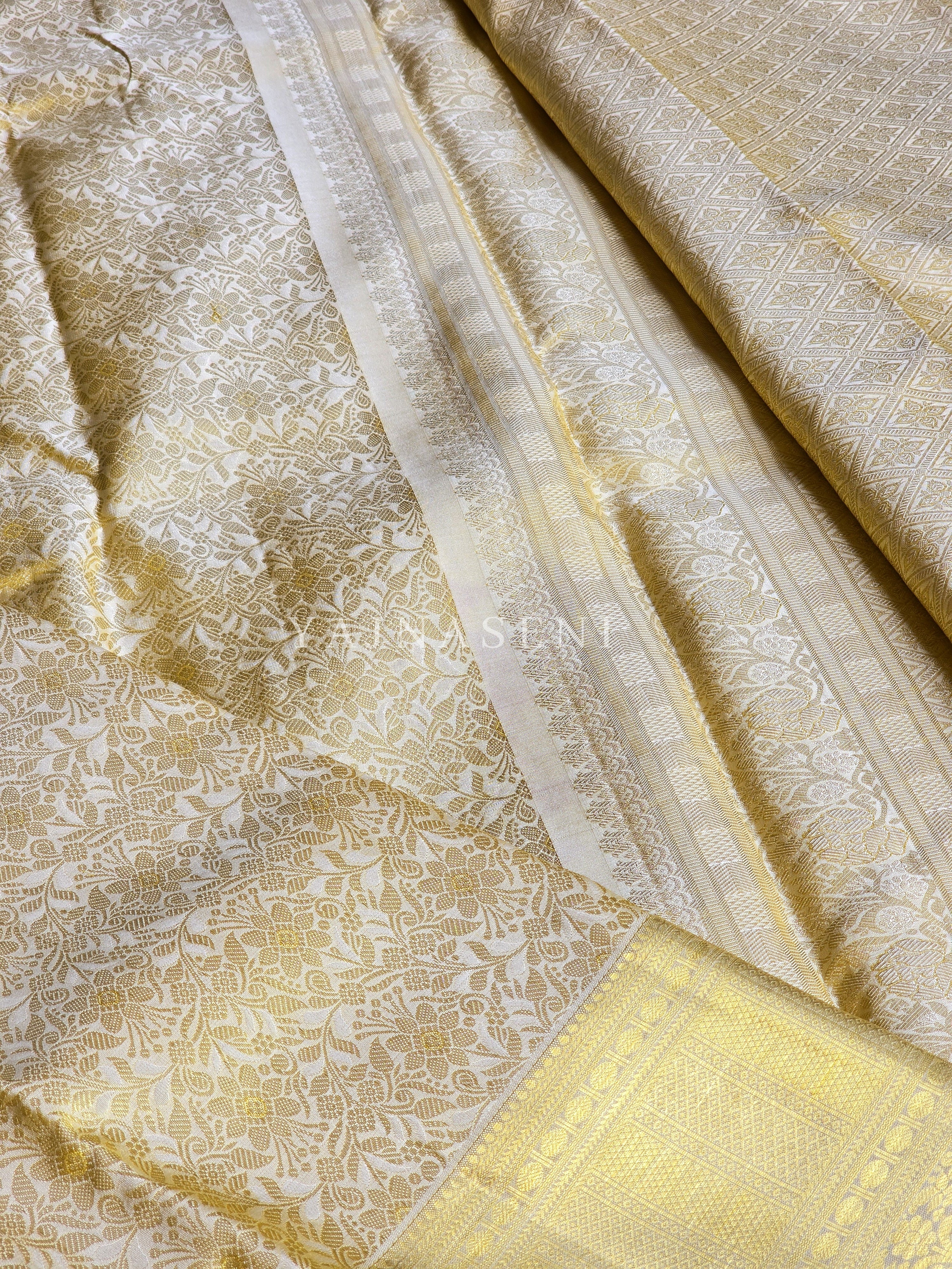 AURIC WEAVE - Pure Kanjivaram Silk Saree with Gold Zari