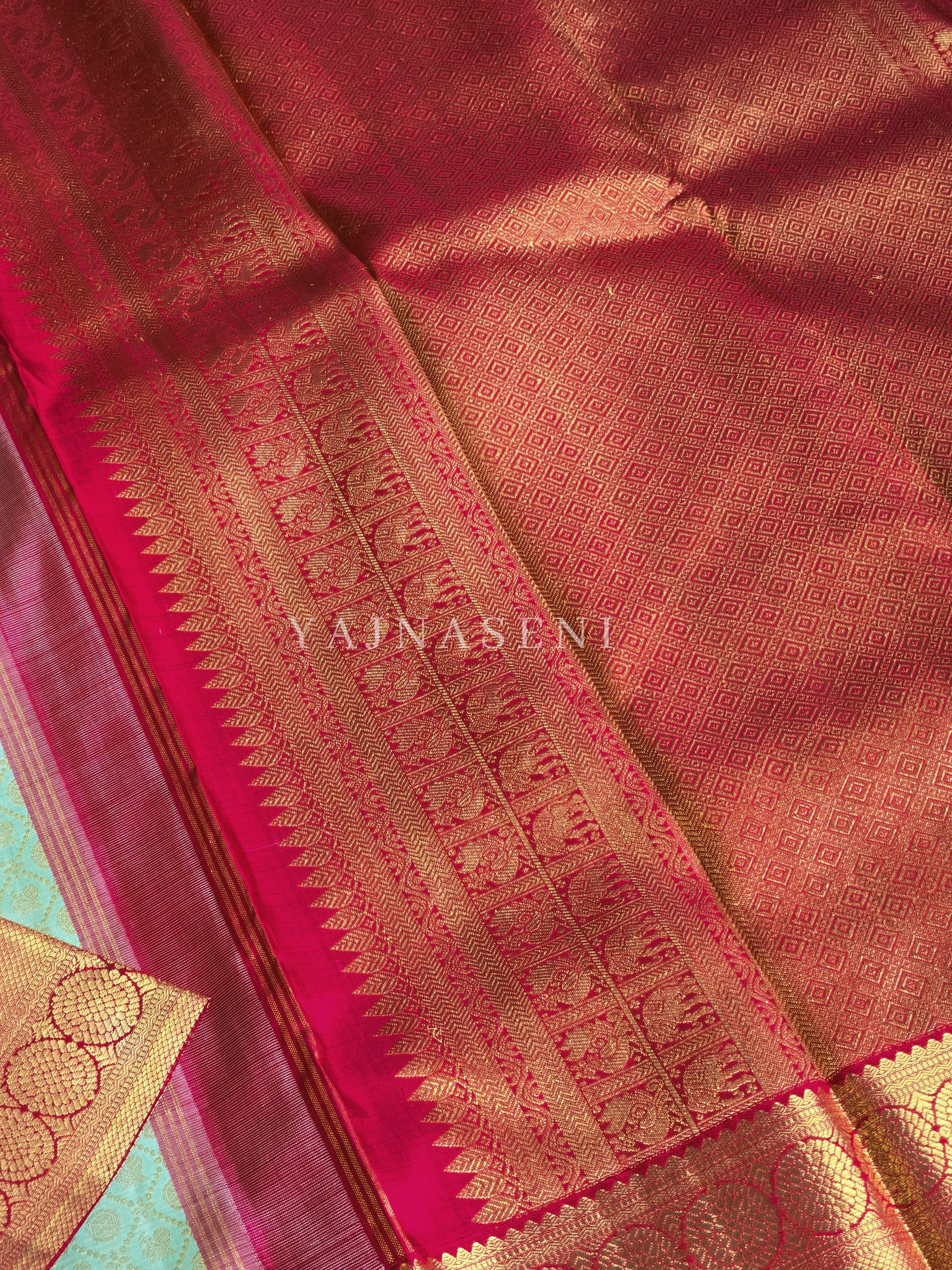 VERDANT FLAME - Pure Kanjivaram Silk Saree with Light Gold and Gold Zari