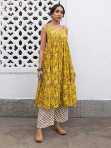 SAVI [M / 38] - Flared kurti set